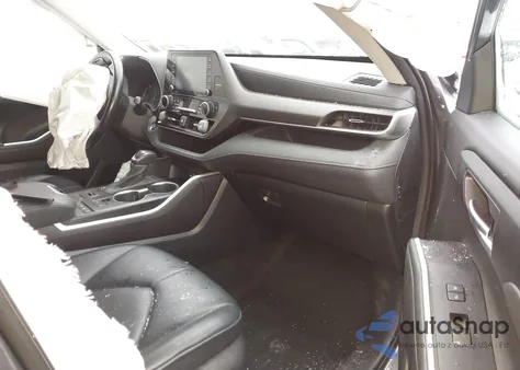 2021 Toyota Highlander Xle z USA, uszkodzony, nr VIN 5TDGZRBH6MS548387